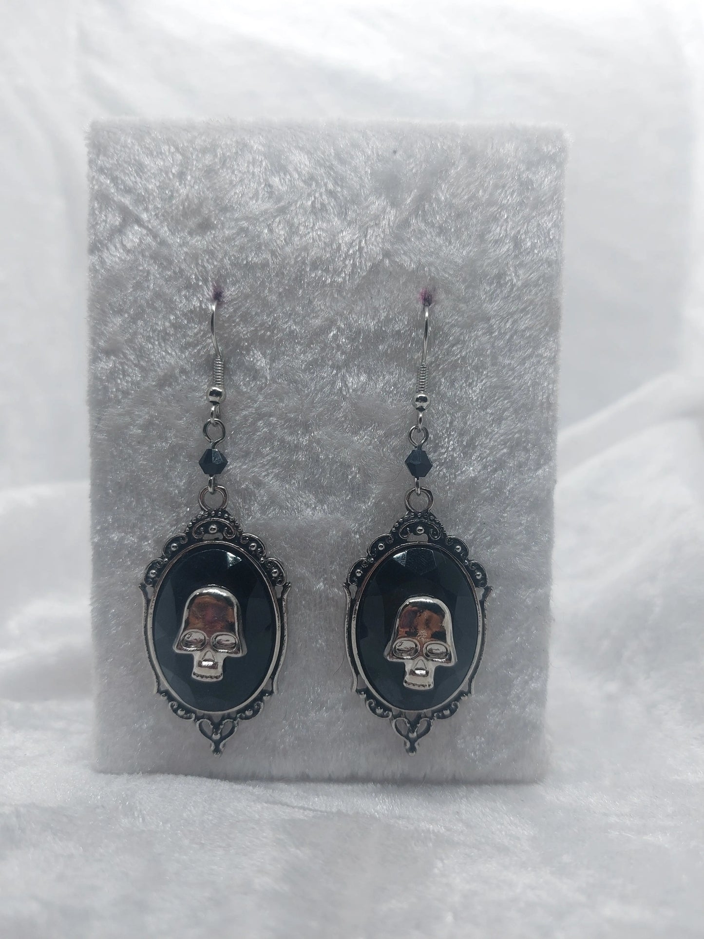 Black and Silver Skull Earrings 1118Markets